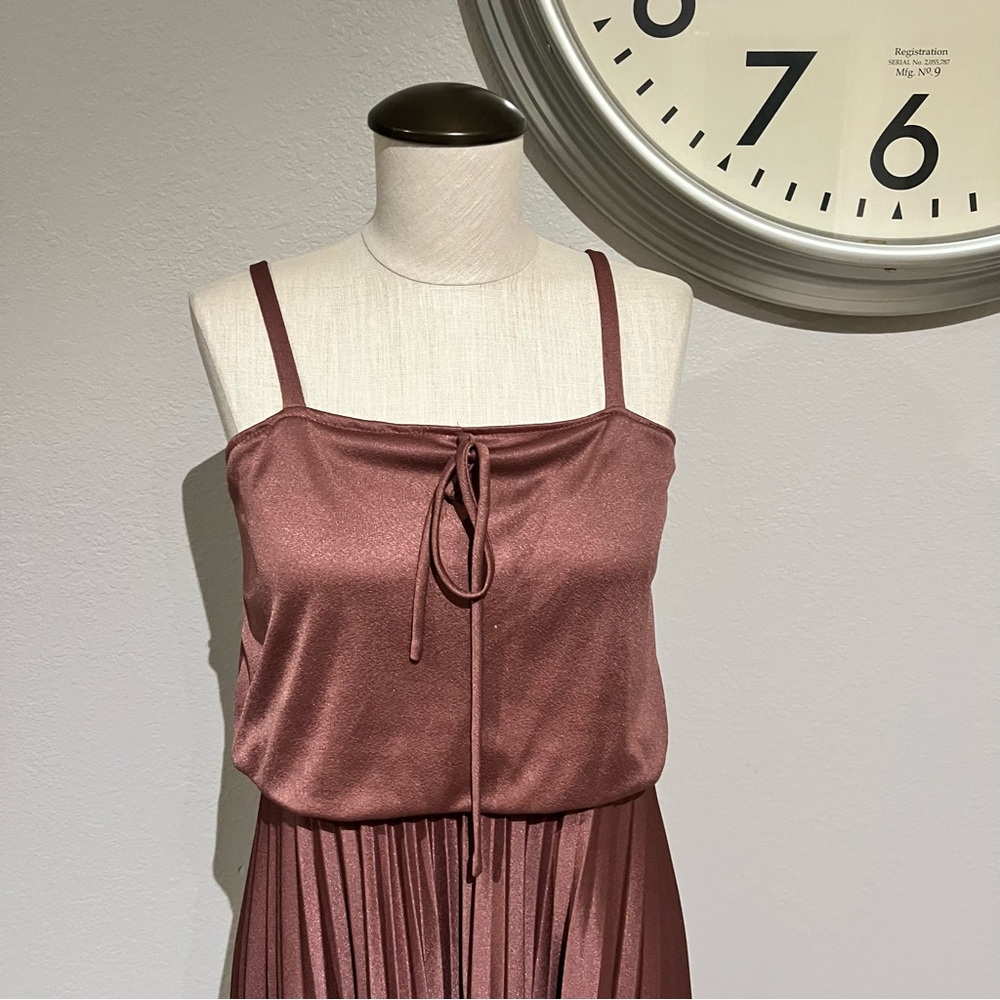Vintage Rose Sleeveless Midi Dress - Picture 3 of 5